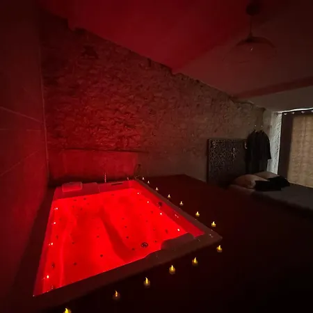 Caporizon-lov'bnb-la Seule House De Dordogne